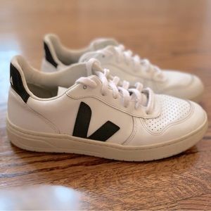 Veja V10 leather sneakers